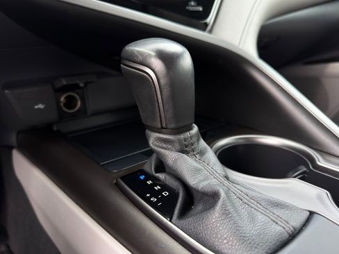 Used 2021 Toyota Camry SE image 10