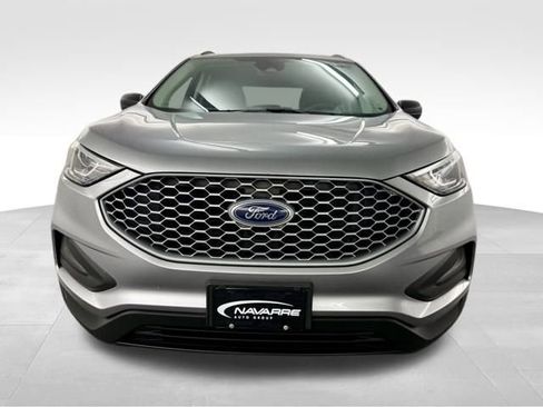 Used 2023 Ford Edge SE image 3
