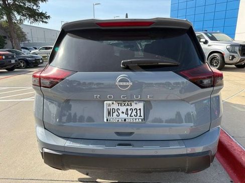 Used 2026 Nissan Rogue SV w/ SV Premium Package FWD image 6