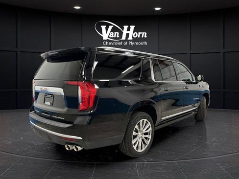 Used 2021 GMC Yukon XL Denali w/ Denali Premium Package AWD/4WD image 7