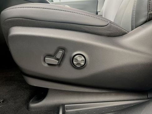 New 2026 Chrysler Pacifica Select image 13