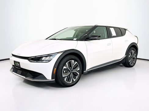 Used 2024 Kia EV6 Light image 3