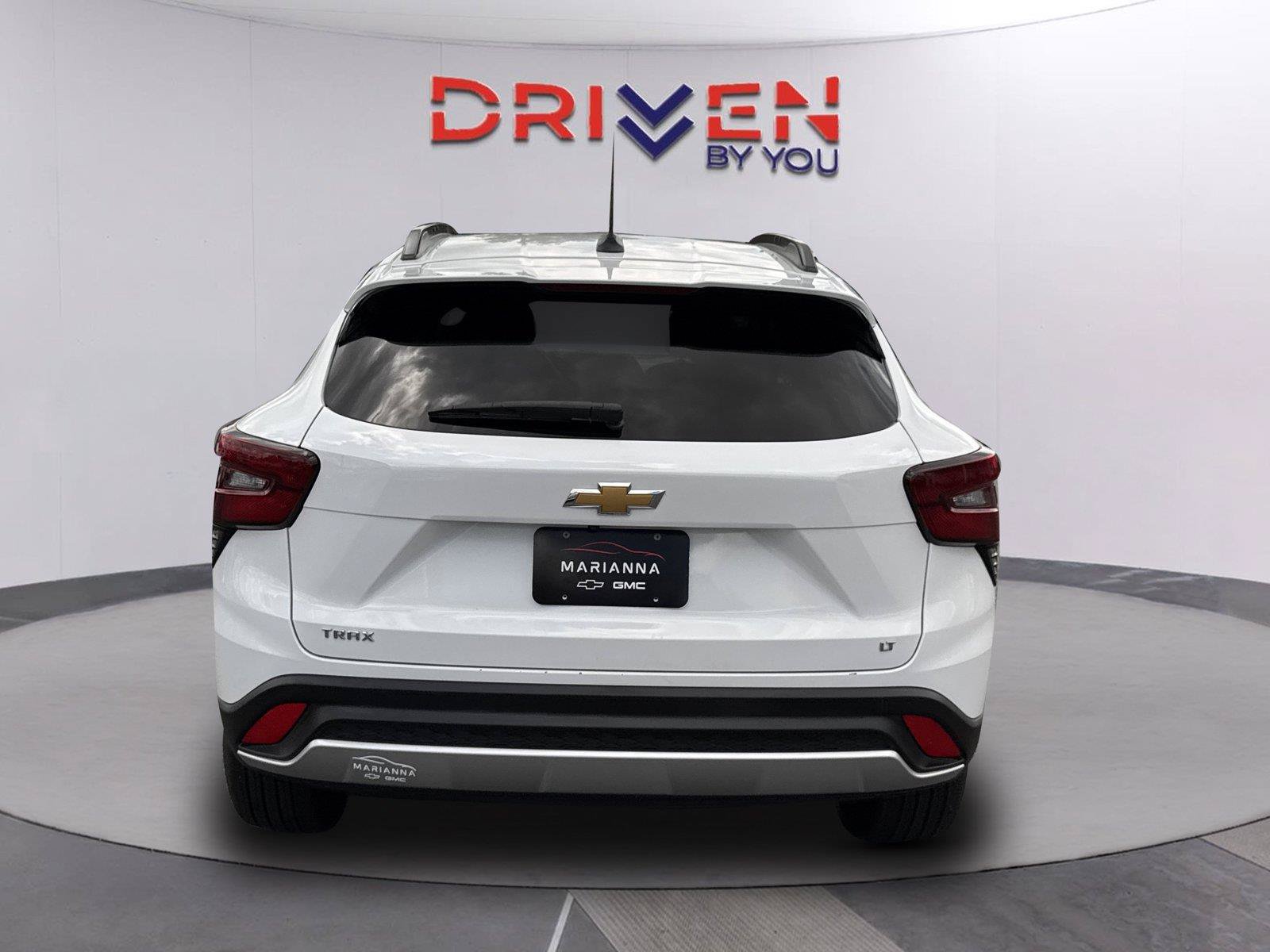 Used 2025 Chevrolet Trax LT w/ LT Convenience Package FWD image 5