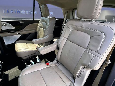 Used 2020 Lincoln Aviator Reserve w/ Equipment Group 202A AWD/4WD image 22