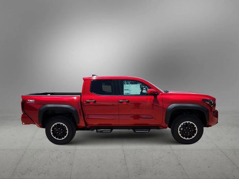 Used 2025 Toyota Tacoma TRD Off-Road image 9