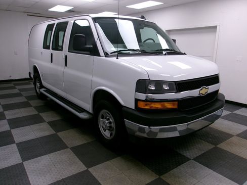 Used 2024 Chevrolet Express 2500 w/ Driver Convenience Package image 4