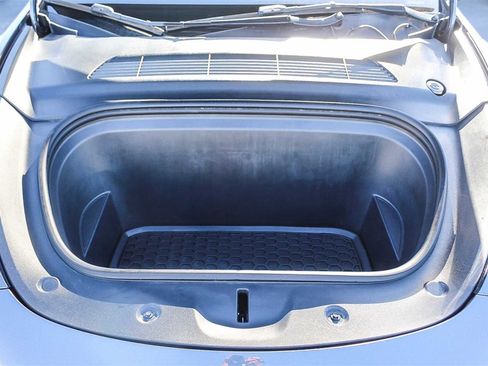 Used 2022 Tesla Model Y Long Range image 27