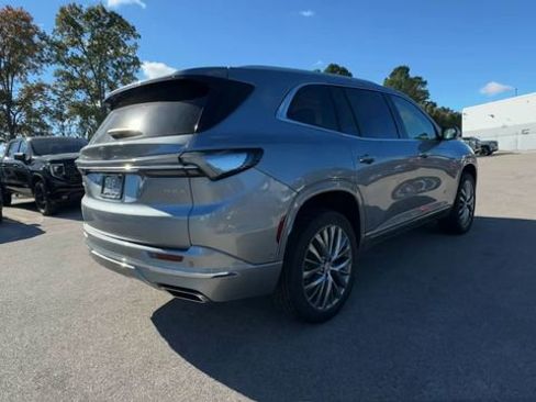 New 2026 Buick Enclave Avenir w/ Super Cruise Package image 8