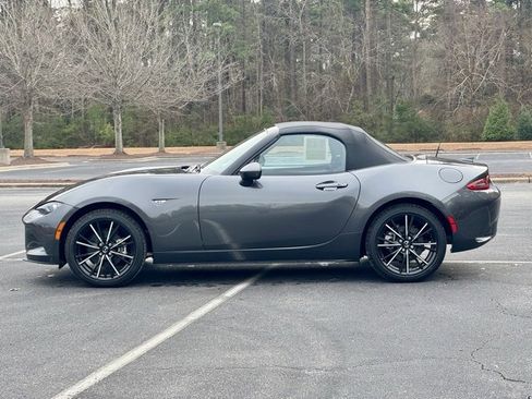 Used 2024 MAZDA MX-5 Miata Grand Touring w/ Weather Package image 3