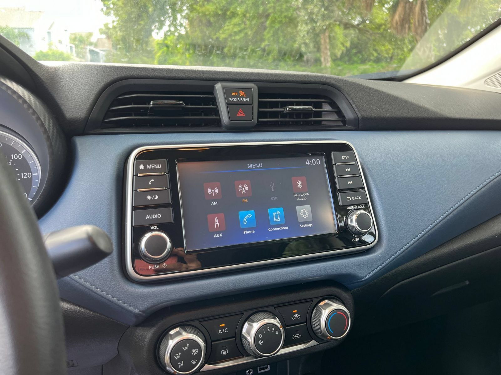 Used 2025 Nissan Versa SV FWD image 19