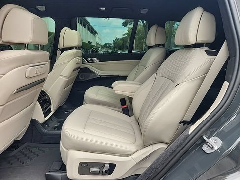 Used 2025 BMW X7 M60i AWD/4WD image 3