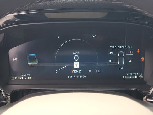 New 2026 Lincoln Corsair Premiere image 19