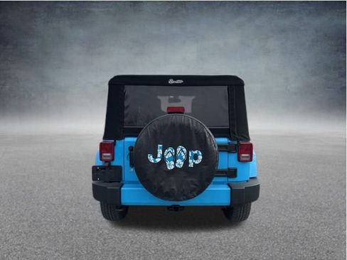 Used 2017 Jeep Wrangler Unlimited Sahara w/ Connectivity Group image 10