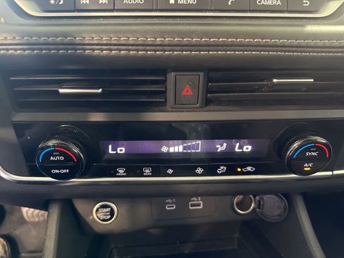 Used 2023 Nissan Rogue SV FWD image 27