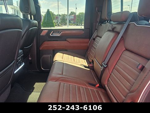 Used 2024 GMC Sierra 2500 Denali Ultimate AWD/4WD image 8