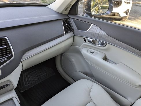 Certified 2024 Volvo XC90 T8 Plus w/ Protection Package Premier image 18