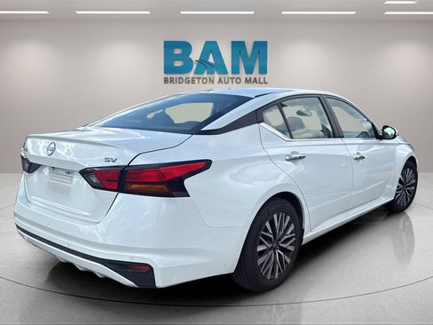 Used 2023 Nissan Altima 2.5 SV image 9