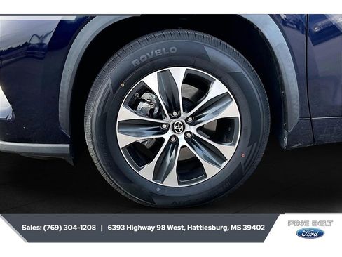 Used 2021 Toyota Highlander XLE FWD image 7