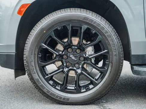 Used 2024 Chevrolet Tahoe Premier AWD/4WD image 19