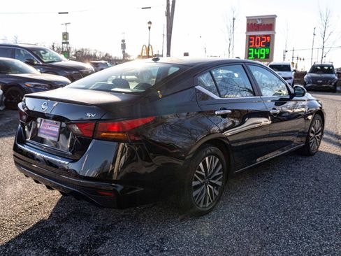 Used 2025 Nissan Altima 2.5 SV FWD image 6