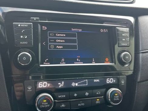 Used 2019 Nissan Rogue SV AWD/4WD image 51