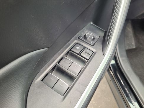 Used 2025 Toyota RAV4 XLE image 25