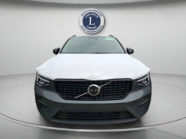 New 2026 Volvo XC40 B5 Core w/ Climate Package AWD/4WD image 3