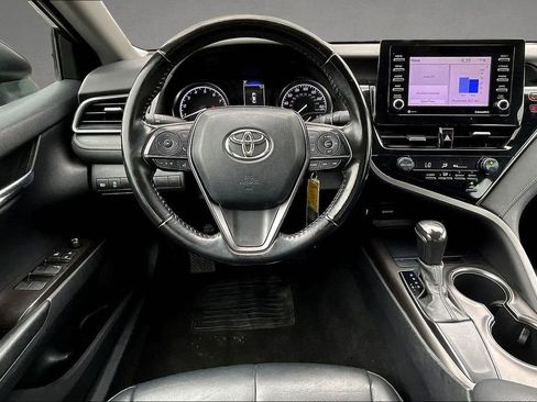 Used 2021 Toyota Camry SE FWD image 9