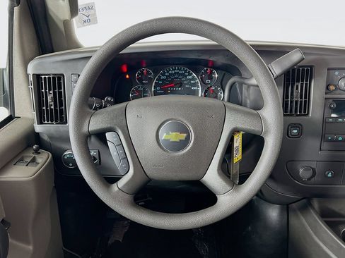 Certified 2025 Chevrolet Express 3500 LT w/ LT Preferred Equipment Group RWD image 11