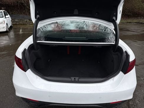 Used 2023 Alfa Romeo Giulia Veloce image 15