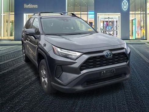 Used 2023 Toyota RAV4 LE AWD/4WD image 13