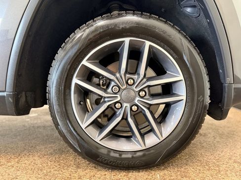 Used 2019 Jeep Grand Cherokee Limited AWD/4WD image 27