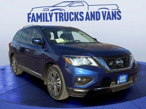 Used 2018 Nissan Pathfinder Platinum w/ Cargo Package image 2