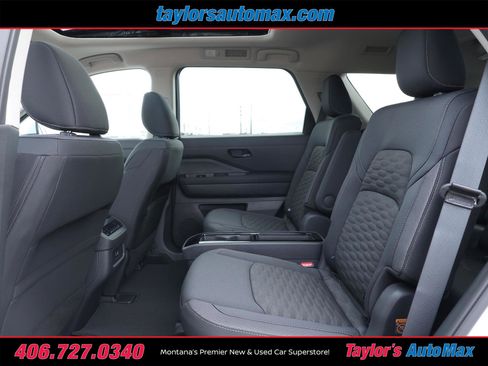 New 2025 Nissan Pathfinder SV w/ SV Premium Package image 7