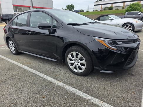 Used 2026 Toyota Corolla LE FWD image 4