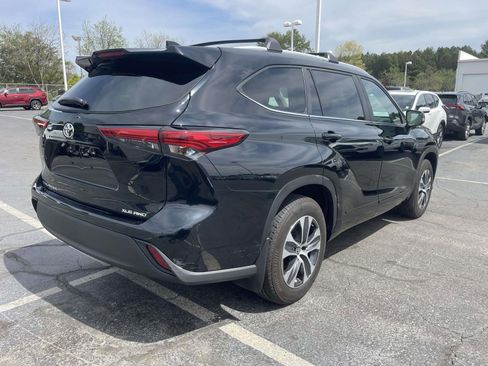 Used 2023 Toyota Highlander XLE image 40