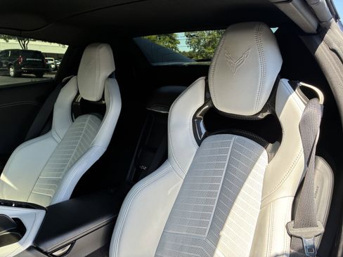 Used 2023 Chevrolet Corvette Stingray Preferred Conv w/ Z51 Performance Package RWD image 15