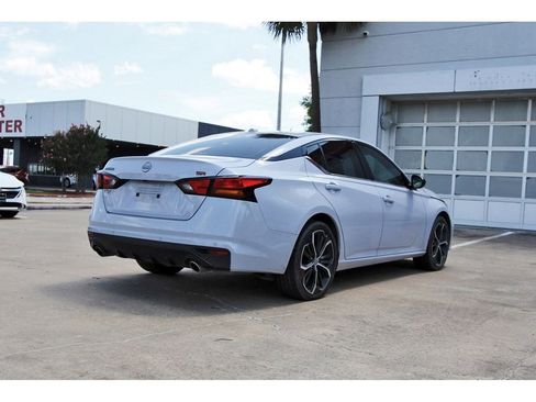 Used 2025 Nissan Altima 2.5 SR FWD image 4