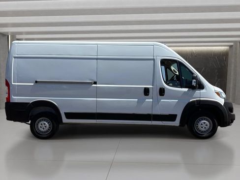 Used 2024 RAM ProMaster 2500 w/ Convenience Group FWD image 7