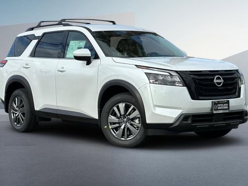 New 2025 Nissan Pathfinder SV w/ Black Appearance Package image 2