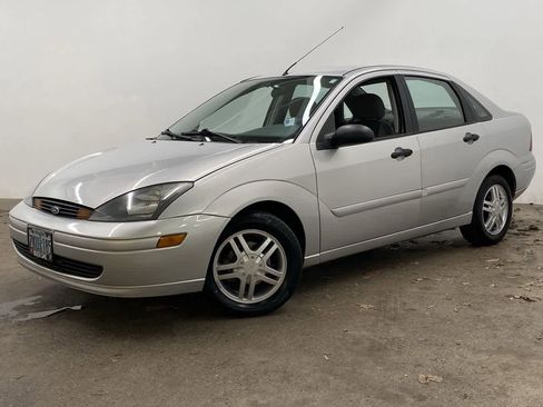 Used 2003 Ford Focus SE image 1