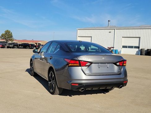 Used 2025 Nissan Altima 2.5 SR image 4