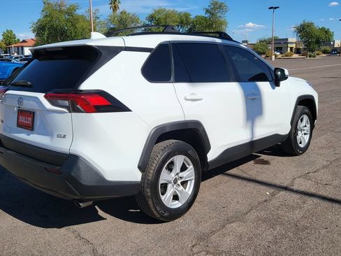Used 2021 Toyota RAV4 XLE w/ Convenience Package FWD image 11