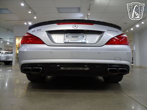 Used 2015 Mercedes-Benz SL 63 AMG image 13
