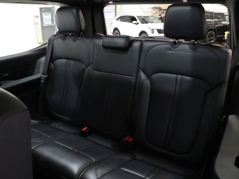 Used 2025 Jeep Wagoneer 4WD w/ Premium Group I image 35