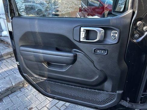 Used 2024 Jeep Wrangler Willys image 10