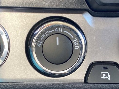 Used 2023 Toyota Tacoma SR5 w/ Technology Package image 31