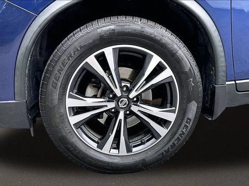 Used 2019 Nissan Rogue SV w/ Premium Package AWD/4WD image 8