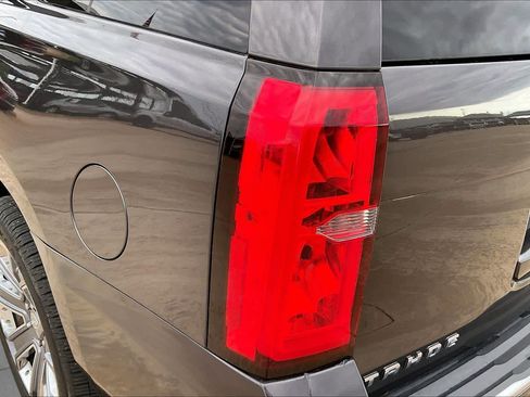 Used 2017 Chevrolet Tahoe Premier AWD/4WD image 27