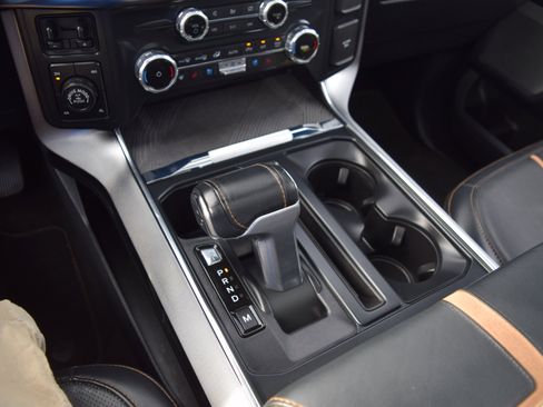 Certified 2022 Ford F150 Platinum w/ Equipment Group 701A High image 18